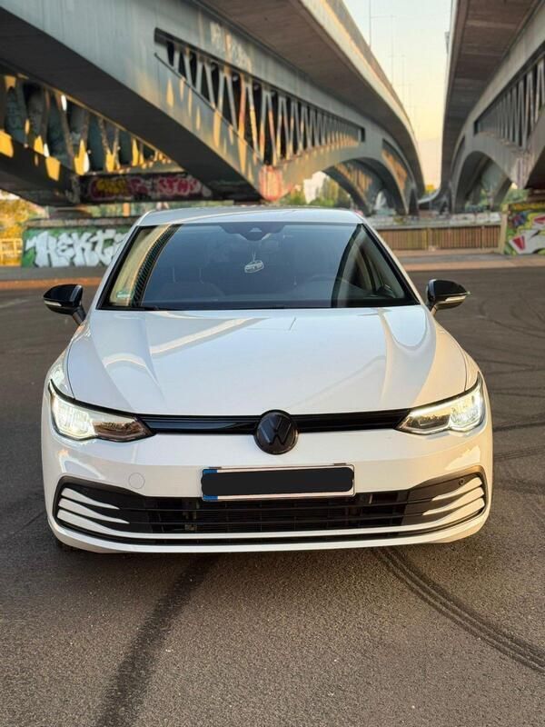 Weiß Gebraucht 2020 VW Golf VIII Limousine | 19.900 € (Guter Preis) - Bild 1/4