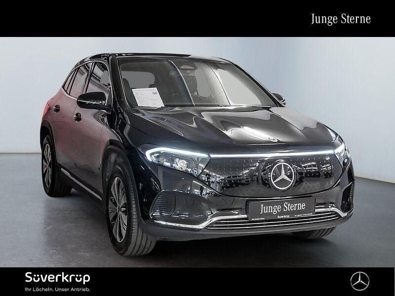 Schwarzlack kosmosschwarz Gebraucht 2024 Mercedes EQA300 Progressive SUV | 34.987 € (Guter Preis) - Bild 1/2