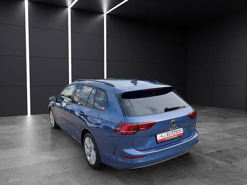 Gebraucht VW Golf VIII 116 PS (85 kW) 2024 Anemonenblau metallic Kombi