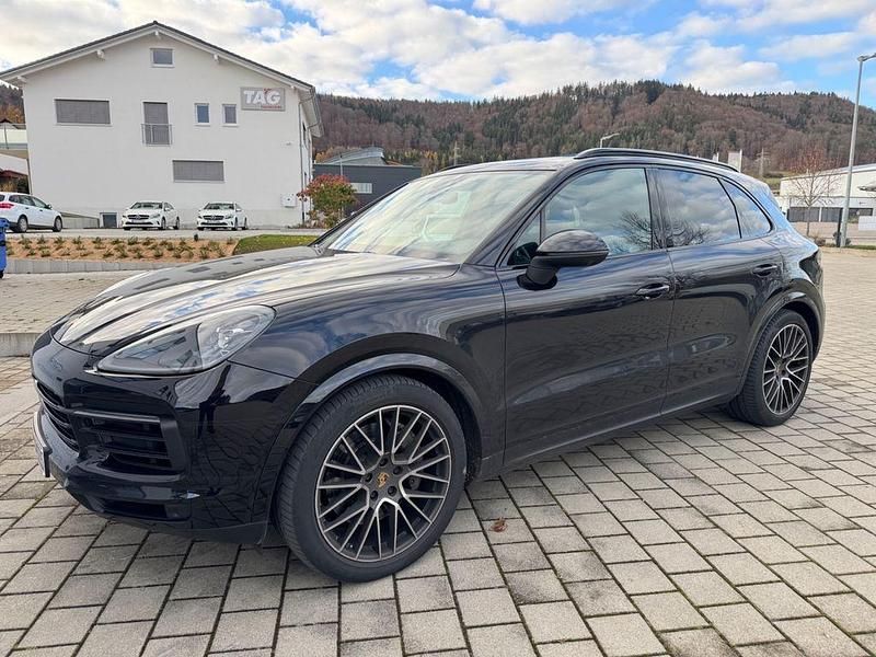 Schwarz Gebraucht 2018 Porsche Cayenne S Chrono SUV | 57.600 € (Guter Preis) - Bild 1/4