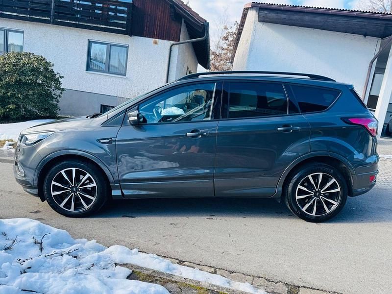Gebraucht Ford Kuga ST-Line 242 PS (177 kW) 2018 Grau SUV