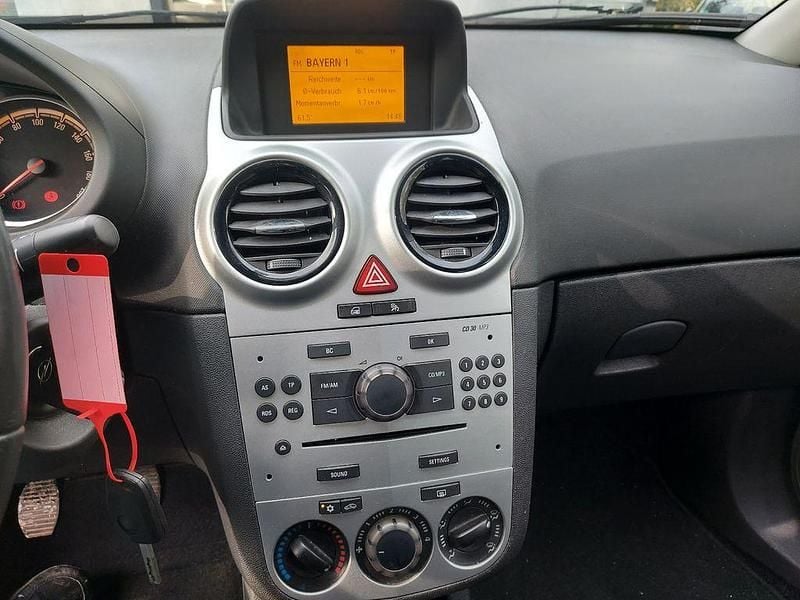 Gebraucht Opel Corsa Satellite 101 PS (74 kW) 2011 Silber Kleinwagen