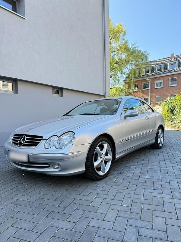 Gebraucht Mercedes CLK320 218 PS (160 kW) 2003 Silber Coupé