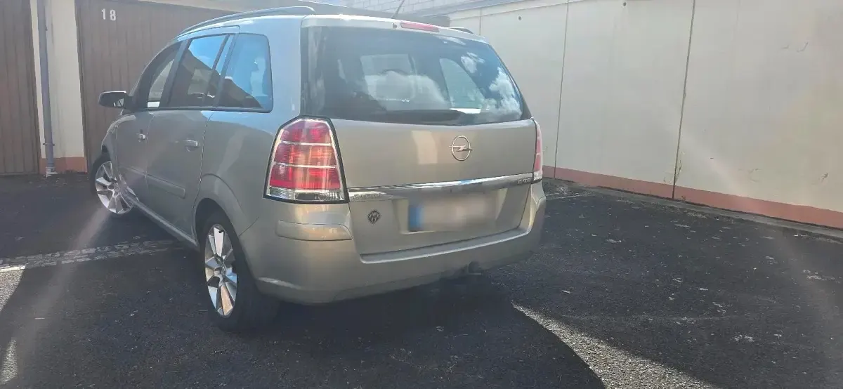 Gebraucht Opel Zafira 150 PS (110 kW) 2006 Gold Van / Kleinbus