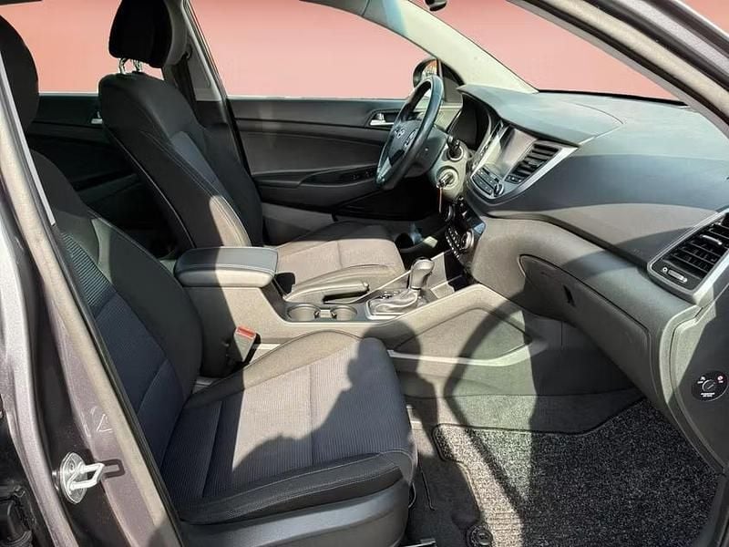 Second-hand Hyundai Tucson Advantage 177 CP (130 kW) 2017 Gri SUV