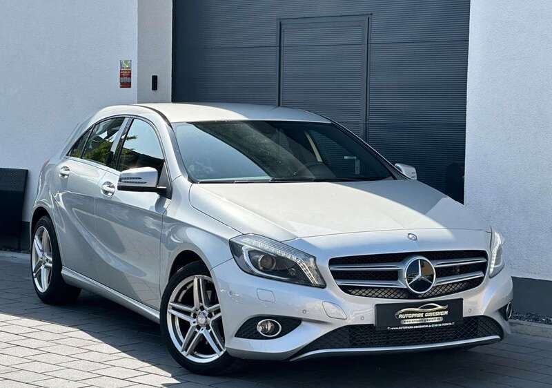 Silber Gebraucht 2013 Mercedes A180 Urban Kleinwagen | 9.800 € (Fairer Preis) - Bild 1/4
