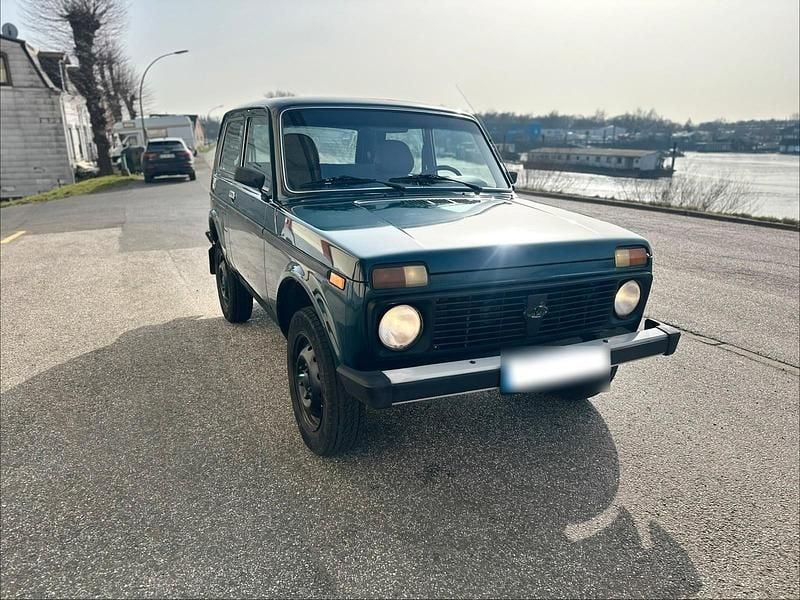 Gebraucht Lada niva 83 PS (61 kW) 2009 Grün SUV