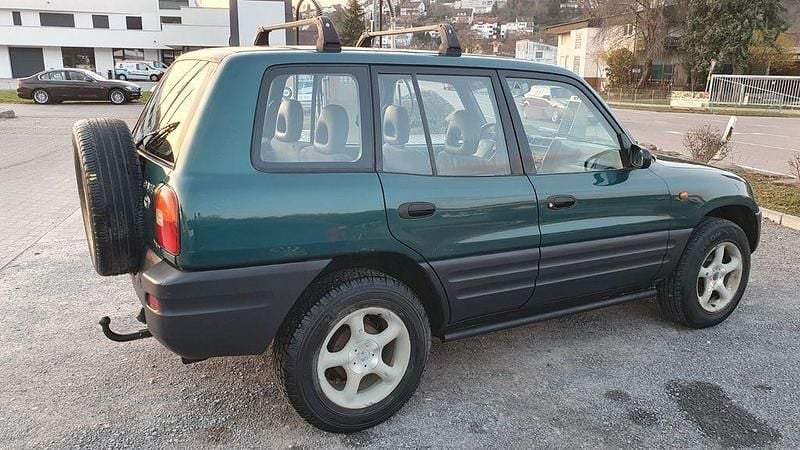 Gebraucht Toyota RAV4 129 PS (94 kW) 1996 Grün SUV