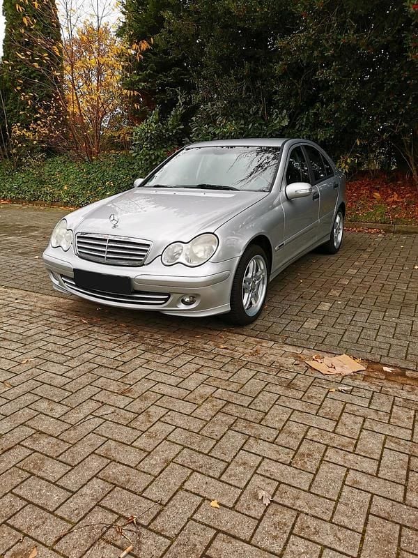 Gebraucht Mercedes C180 143 PS (105 kW) 2005 Silber Limousine