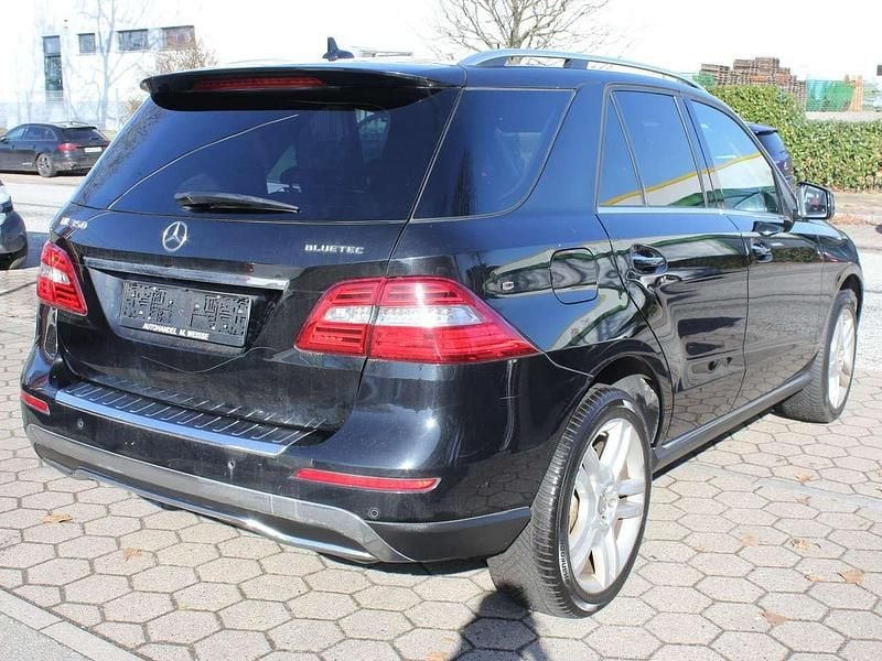 Gebraucht Mercedes ML350 258 PS (189 kW) 2015 Schwarz SUV
