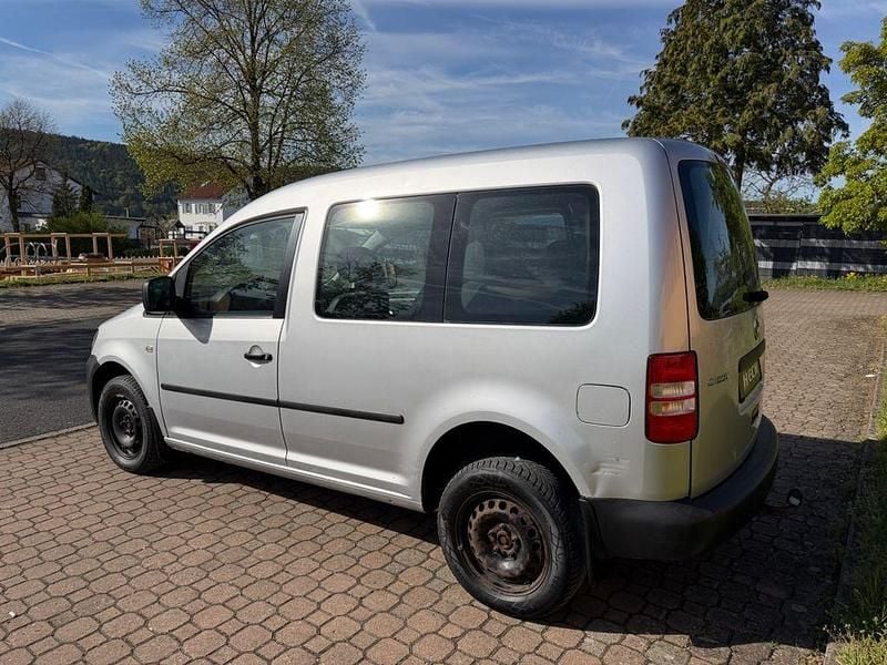 Second-hand VW Caddy Startline 110 CP (80 kW) 2012 Argintiu Monovolum