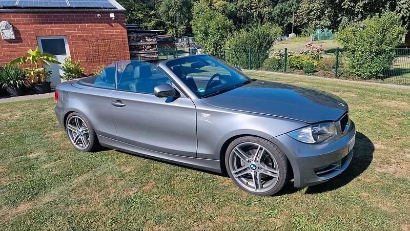 Grau Gebraucht 2010 BMW 118 Cabriolet Comfort Edition Cabrio | 12.500 € (Etwas zu teuer) - Bild 1/4