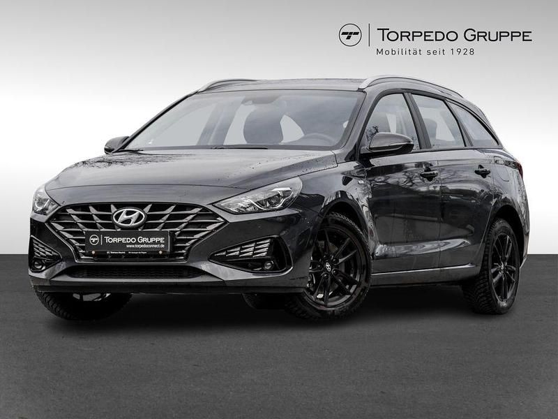 Gebraucht Hyundai i30 Trend 120 PS (88 kW) 2023 Andere dark knight Kombi
