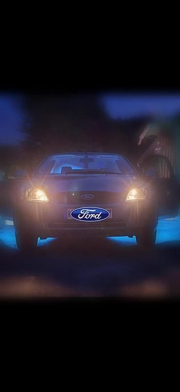 Andere farben Gebraucht 2007 Ford Focus Kleinwagen | 2.500 € (Etwas zu teuer) - Bild 1/4