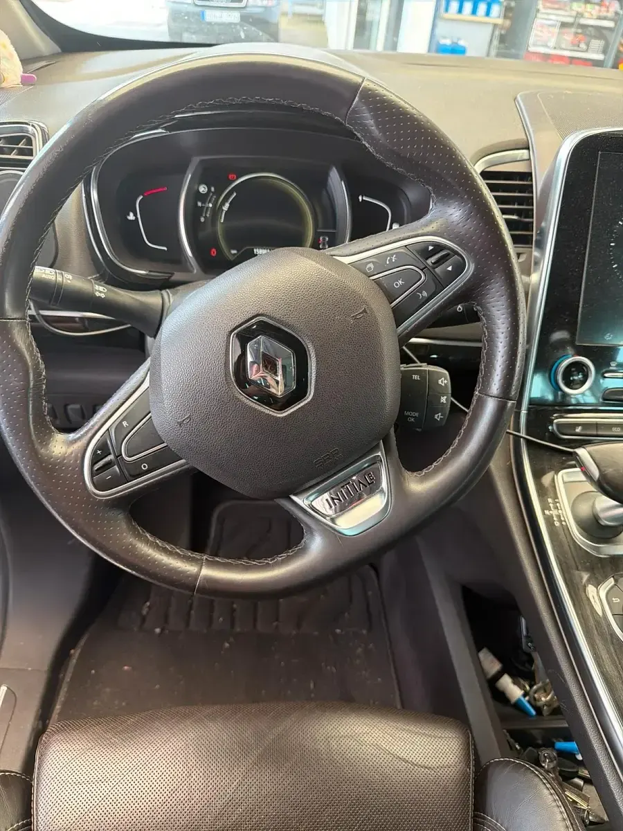 Gebraucht Renault Espace 160 PS (117 kW) 2016 Grau Van / Kleinbus