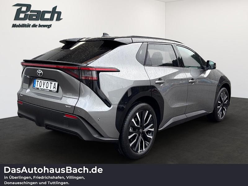 Gebraucht Toyota bZ4X Lounge 252 kW (343 PS) 2026 Palladium silber / schwarz SUV