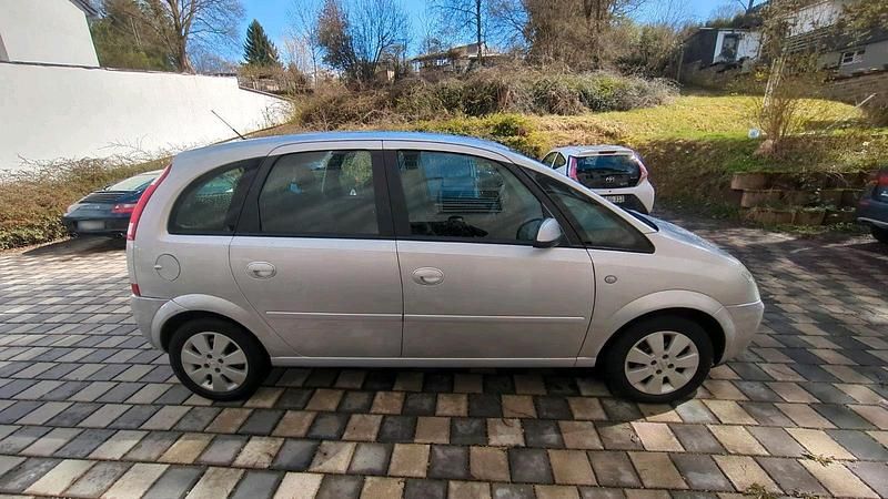 Gebraucht Opel Meriva 125 PS (91 kW) 2003 Silber Van / Kleinbus