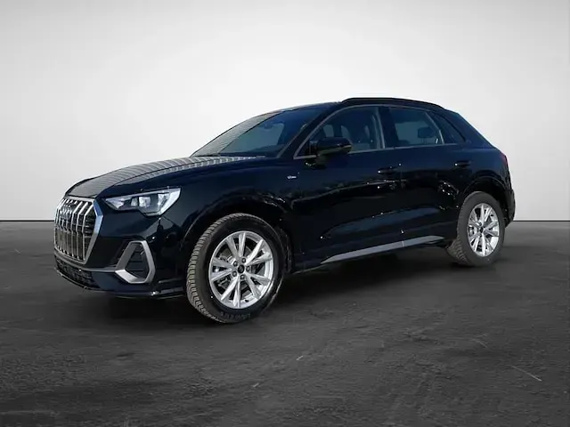 Gebraucht Audi Q3 S-Line 150 PS (110 kW) 2025 Mythosschwarz metallic SUV