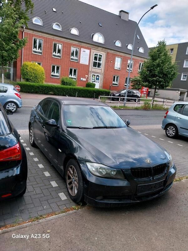 Schwarz Gebraucht 2008 BMW 320 Limousine | 2.600 € (Superpreis) - Bild 1/4