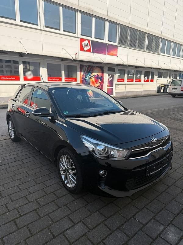 Gebraucht Kia Rio 84 PS (61 kW) 2017 Schwarz Kleinwagen