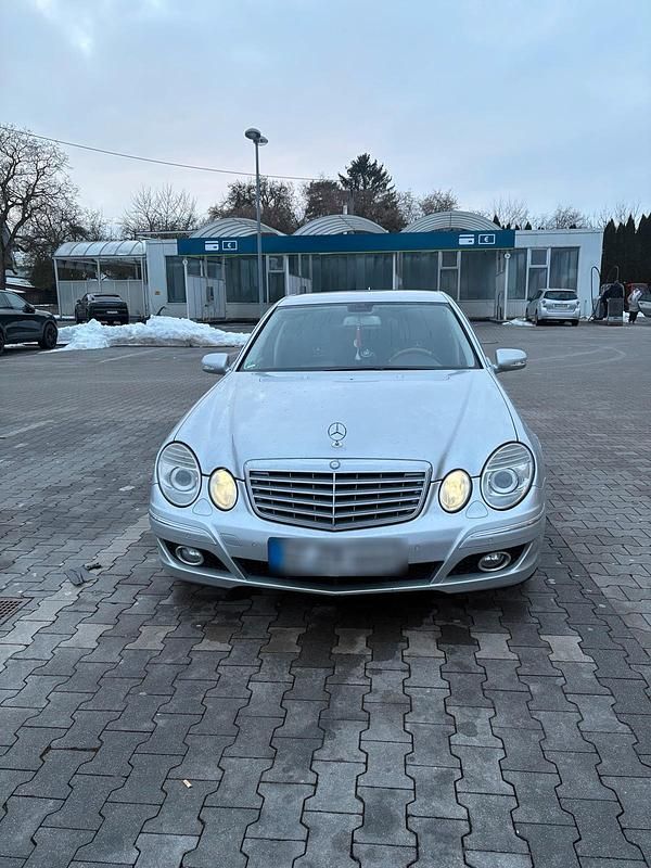 Gebraucht Mercedes E320 224 PS (164 kW) 2008 Grau Limousine