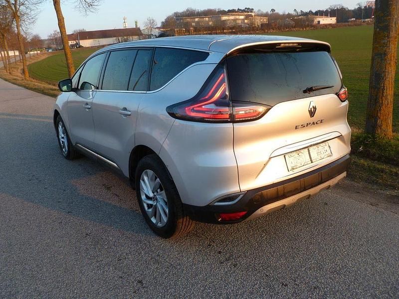 Gebraucht Renault Espace Intens 160 PS (117 kW) 2017 Silber Van / Kleinbus