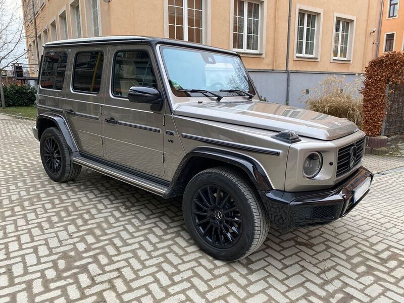 Mojavesilber metallic Gebraucht 2023 Mercedes G500 AMG line SUV | 151.510 € (Etwas zu teuer) - Bild 1/4