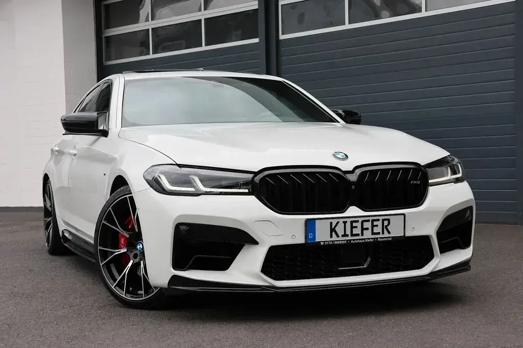 Gebraucht BMW M550 Performance 530 PS (389 kW) 2021 Weiß Limousine