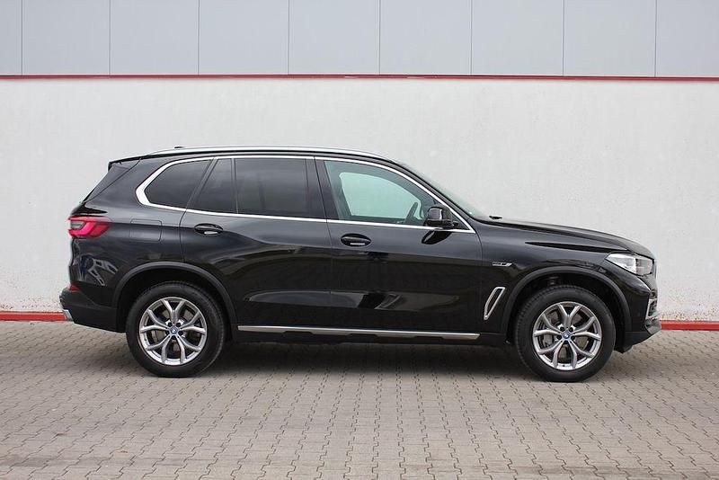 Gebraucht BMW X5 xLine 394 PS (289 kW) 2023 Schwarz ii/bonnet fluid black SUV