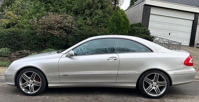 Silber Gebraucht 2002 Mercedes CLK200 Avantgarde Coupé | 2.699 € (Superpreis) - Bild 1/4