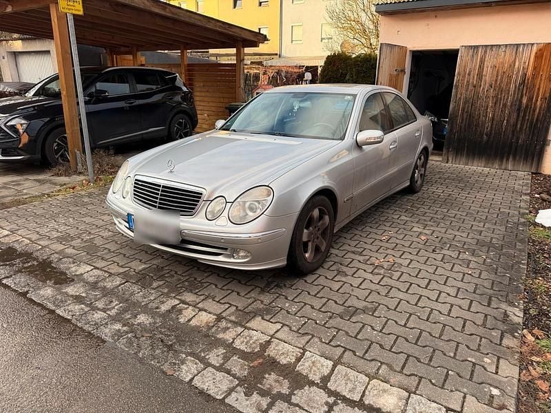 Gebraucht Mercedes E200 Avantgarde 163 PS (119 kW) 2004 Silber Limousine