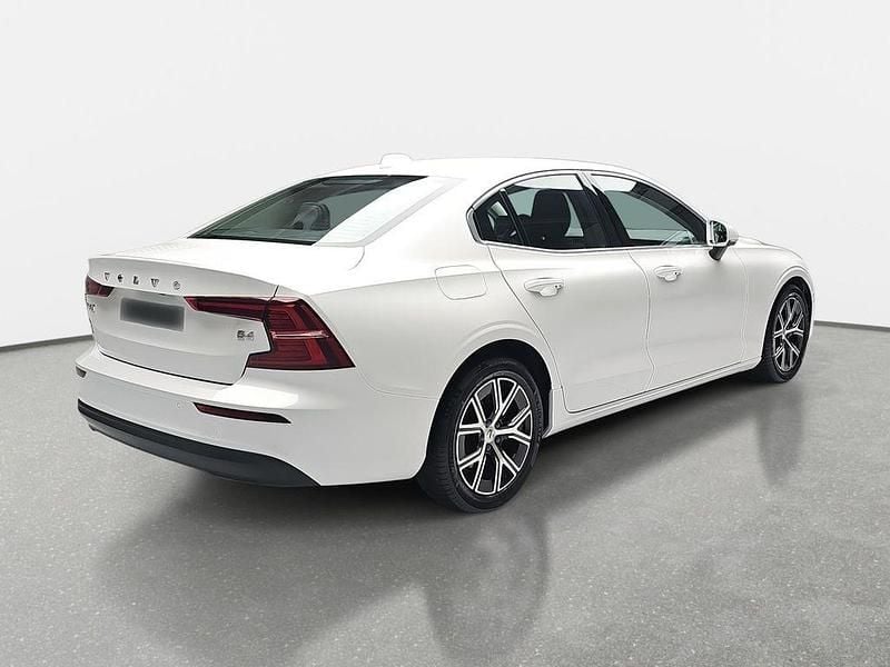 Gebraucht Volvo S60 Core 197 PS (144 kW) 2024 Christal white metallic Limousine