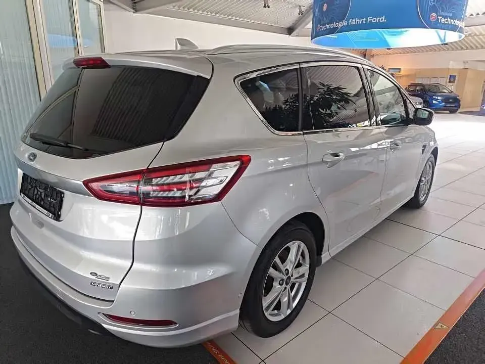 Gebraucht Ford S-MAX Titanium 150 PS (110 kW) 2023 Polarsilber metallic Van / Kleinbus