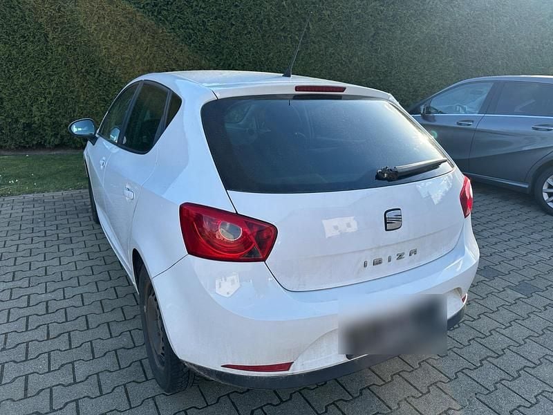 Gebraucht Seat Ibiza 69 PS (50 kW) 2011 Weiß Kleinwagen