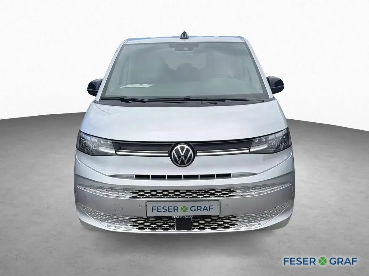 Gebraucht VW Multivan Life 150 PS (110 kW) 2024 Silber Van / Kleinbus