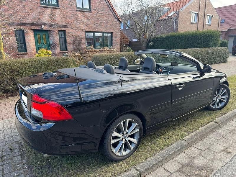 Gebraucht Volvo C70 Summum 179 PS (131 kW) 2010 Schwarz Cabrio