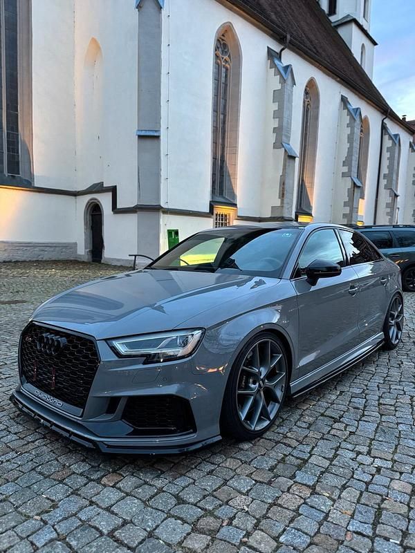 Grau Gebraucht 2018 Audi RS3 Limousine | 45.000 € (Fairer Preis) - Bild 1/4
