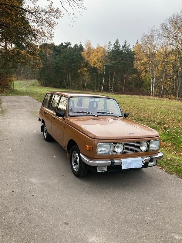 Braun Gebraucht 1982 Wartburg 353 Kombi | 11.850 € - Bild 1/4