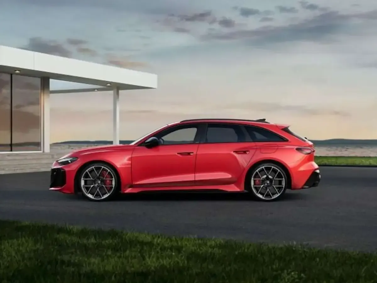Neu Audi RS5 639 PS (469 kW) 2026 Progressivrot metallic Kombi
