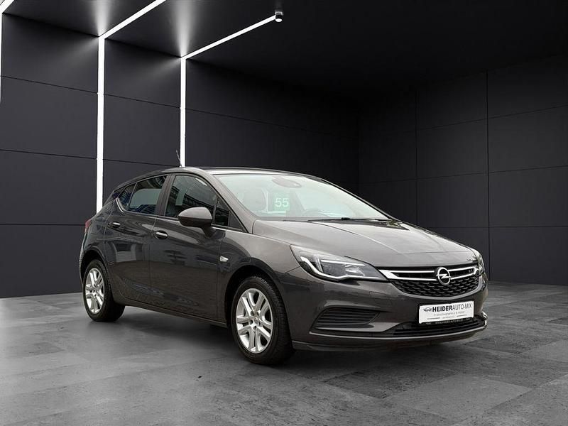 Gebraucht Opel Astra Edition 105 PS (77 kW) 2015 Grau Limousine