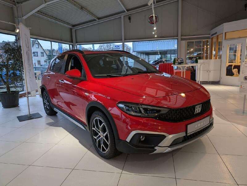 Gebraucht Fiat Tipo Red 131 PS (96 kW) 2024 Colore esterno (passione red ( Limousine
