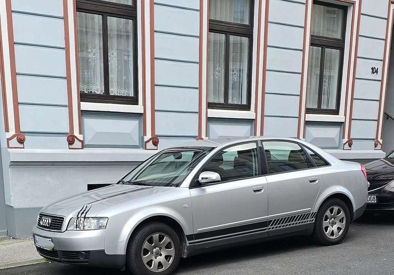 Gebraucht Audi A4 131 PS (96 kW) 2002 Silber Limousine