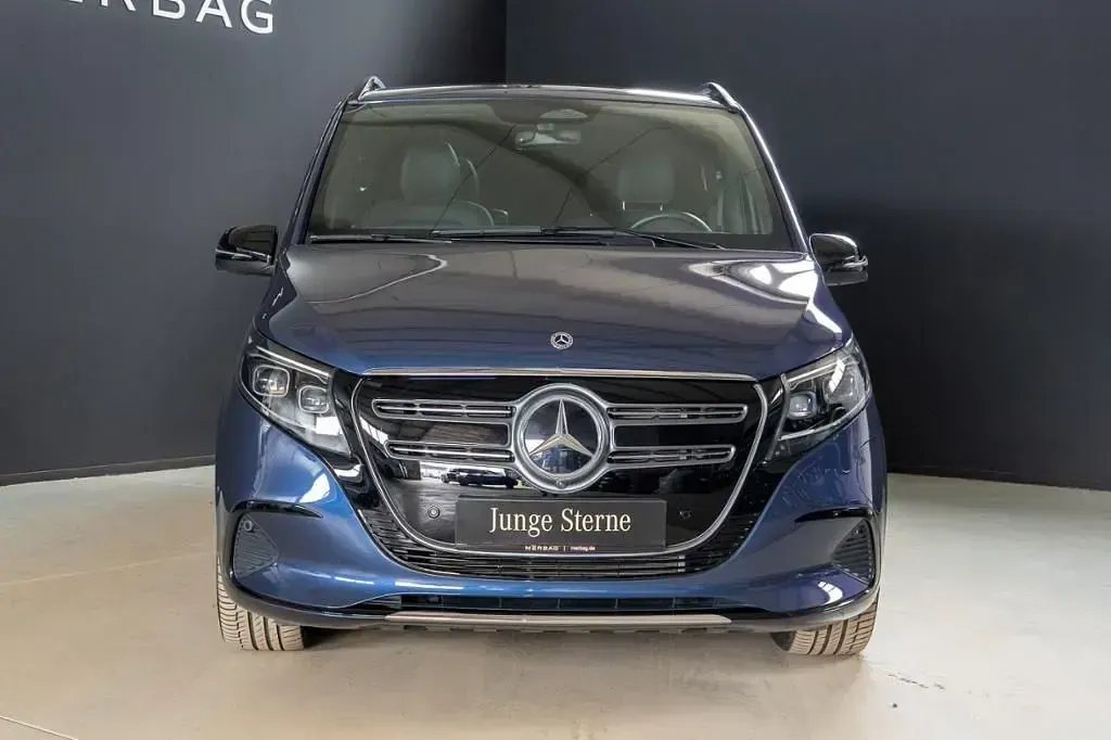 Gebraucht Mercedes EQV300 Avantgarde 150 kW (204 PS) 2024 Blau Van / Kleinbus