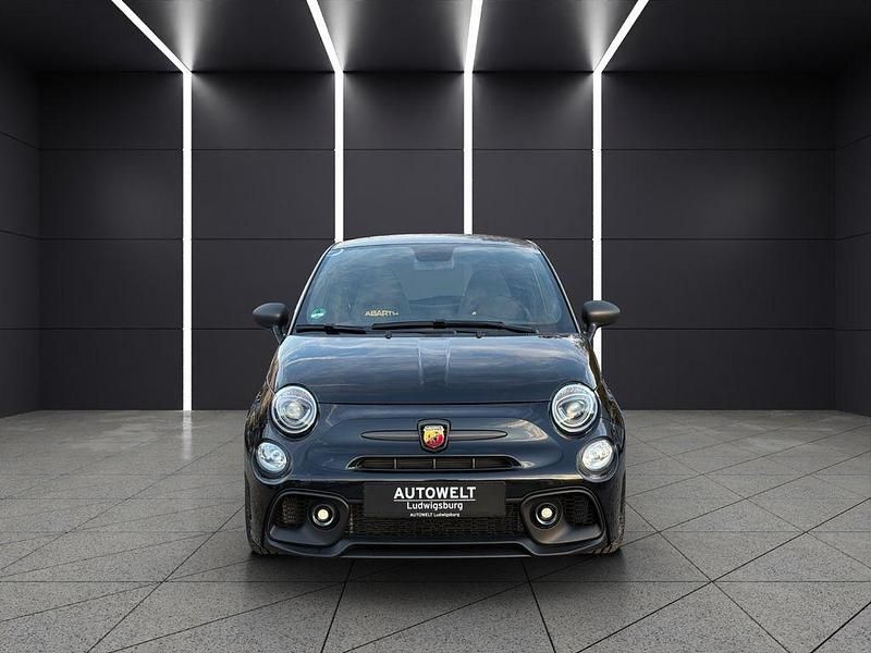 Gebraucht Abarth 695 179 PS (131 kW) 2024 Schwarz Kleinwagen