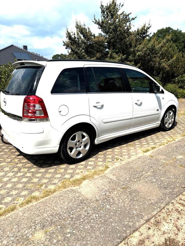 Gebraucht Opel Zafira OPC 125 PS (91 kW) 2012 Weiß Van / Kleinbus