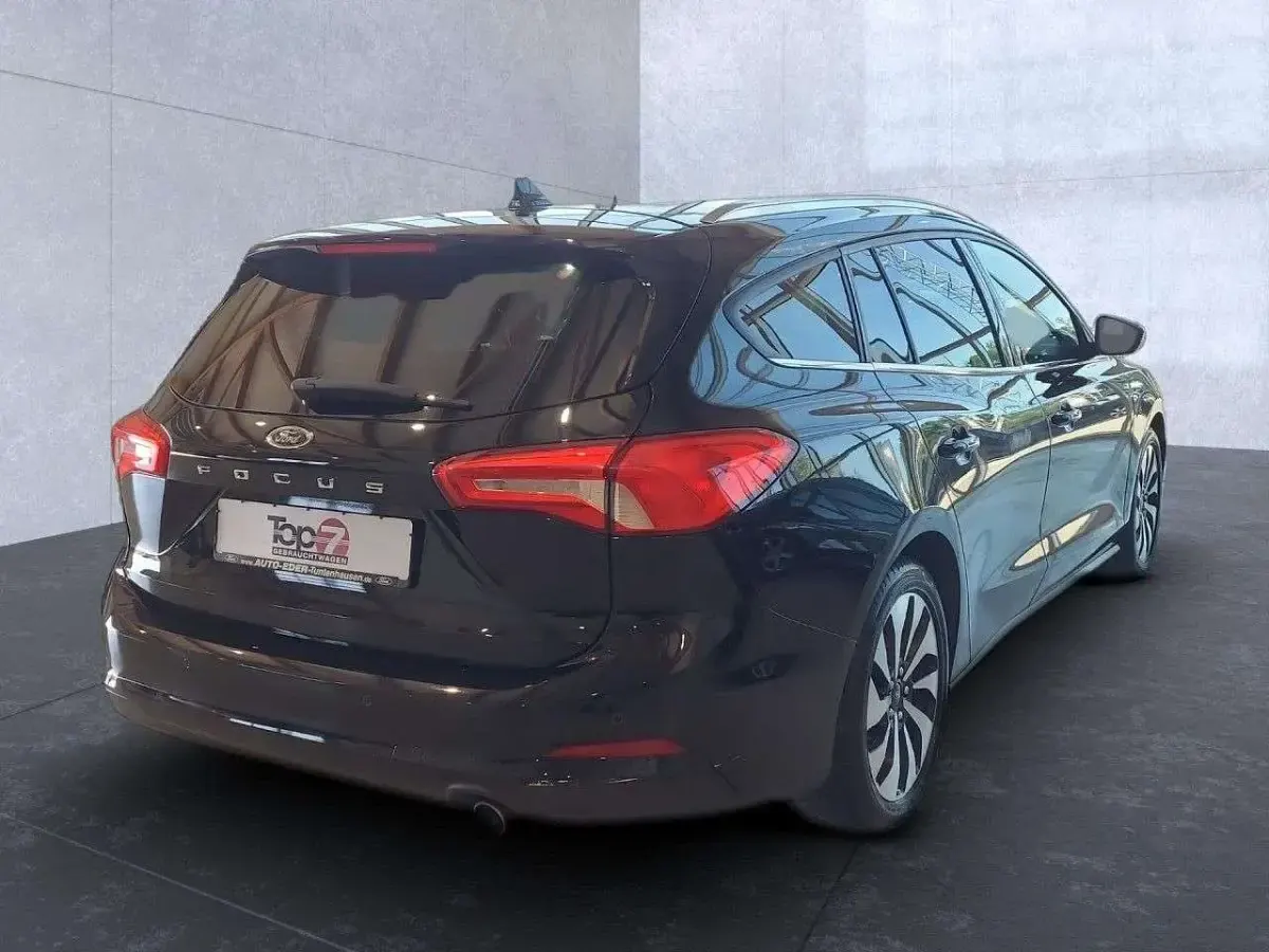 Gebraucht Ford Focus Cool & Connect 125 PS (91 kW) 2019 Iridiumschwarz Kombi