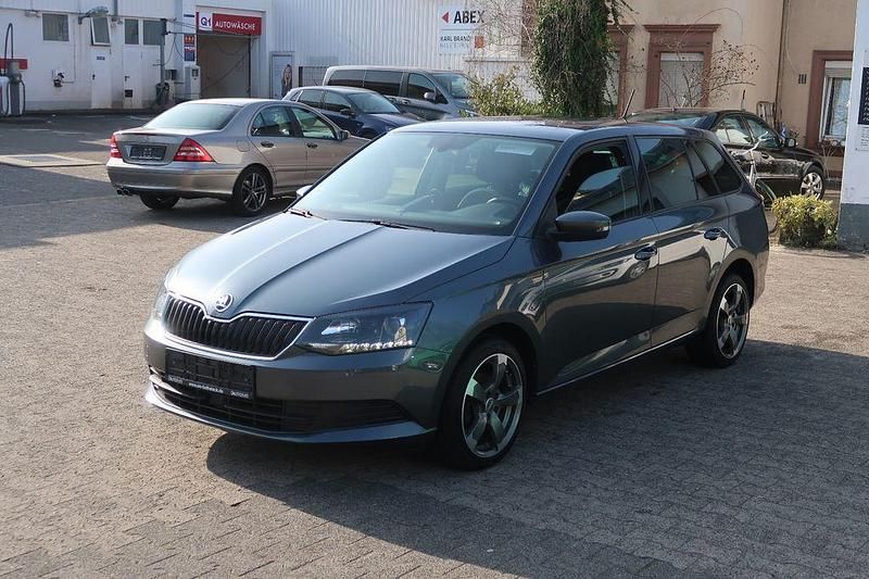 Gebraucht Skoda Fabia Ambition 90 PS (66 kW) 2015 Grau Kombi