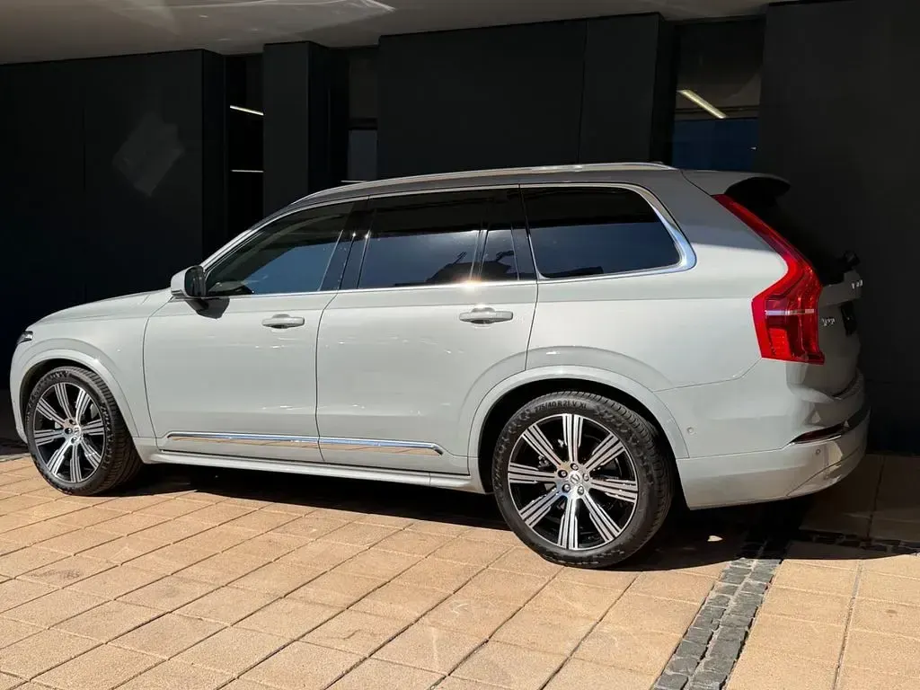 Gebraucht Volvo XC90 Ultimate 235 PS (172 kW) 2024 Grau SUV