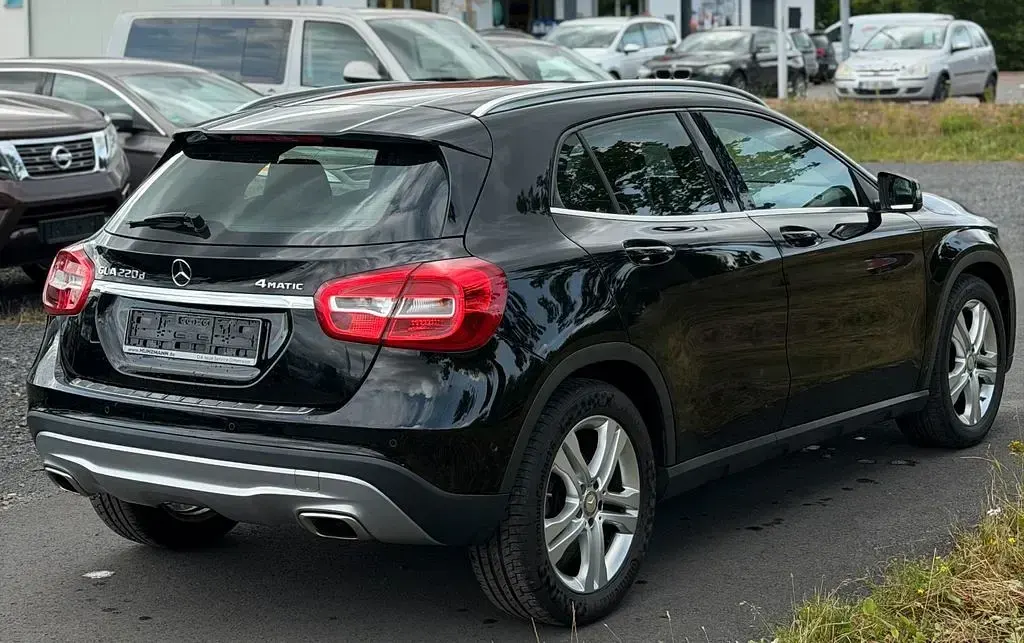 Gebraucht Mercedes GLA220 177 PS (130 kW) 2016 Schwarz SUV