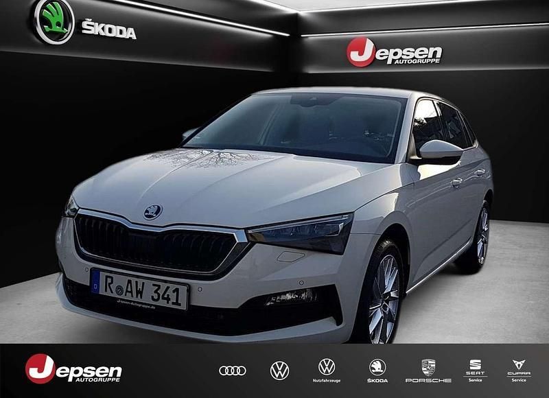 Weiß Gebraucht 2024 Skoda Scala Style Kleinwagen | 32.770 € - Bild 1/4